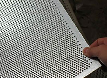 不鏽鋼沖(chòng)孔網在拉(la)伸時有哪(na)些保護措(cuò)施