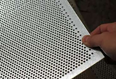 不鏽(xiu)鋼沖孔(kǒng)網隔音(yīn)闆的工(gōng)作效果(guo)及原理(lǐ)