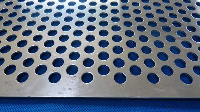 不鏽鋼沖(chong)孔網價格